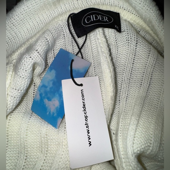 Cider super cropped collared sweater top with a tie back!  NWT. Junior XXL - Picture 4 of 5